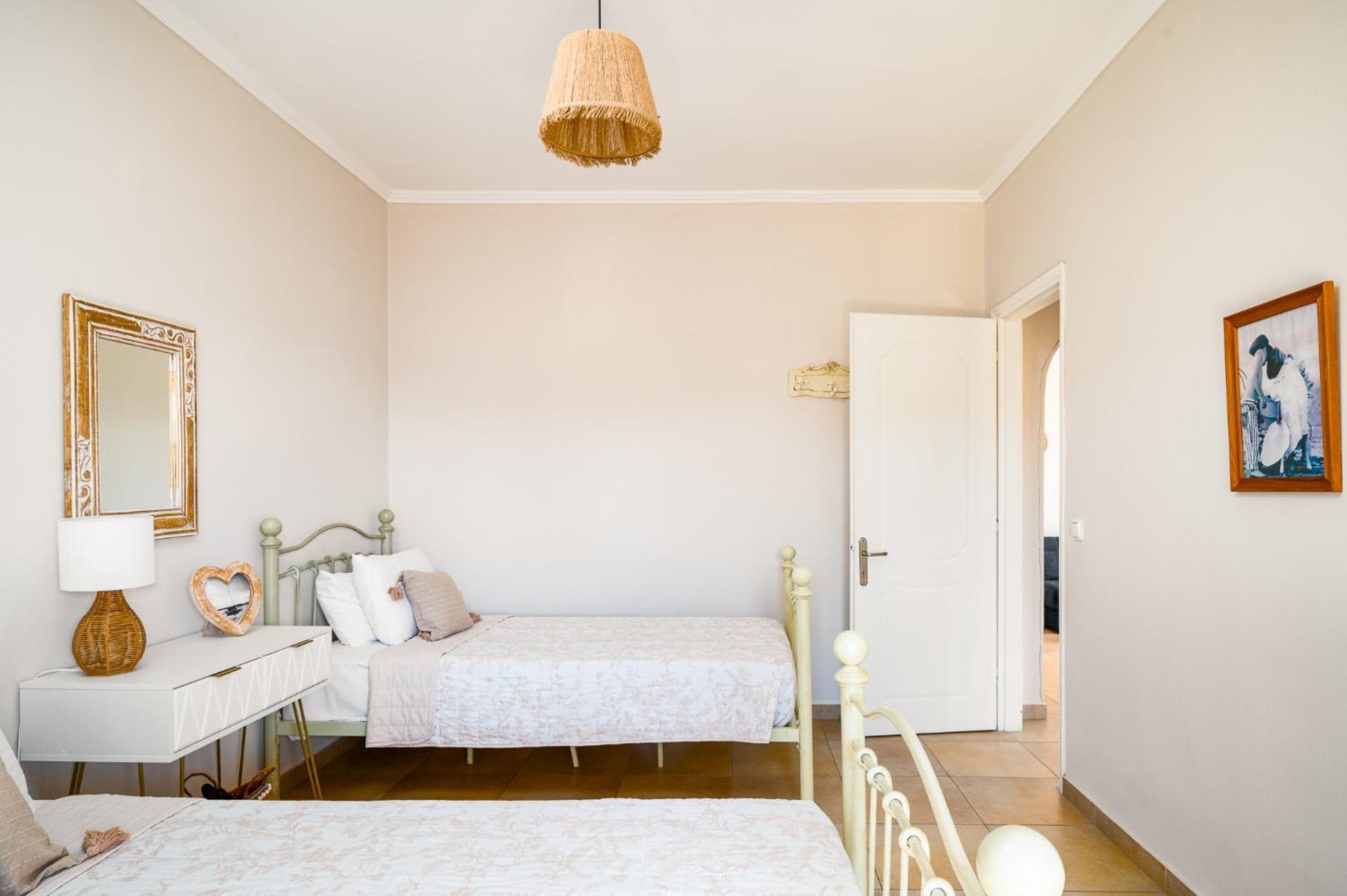 Seaside Ipsos Apartment By Konnect Luaran gambar